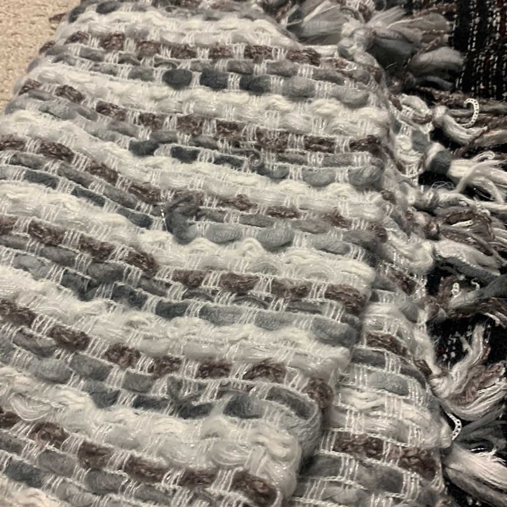 Scarf Lot - Picture 2 of 4